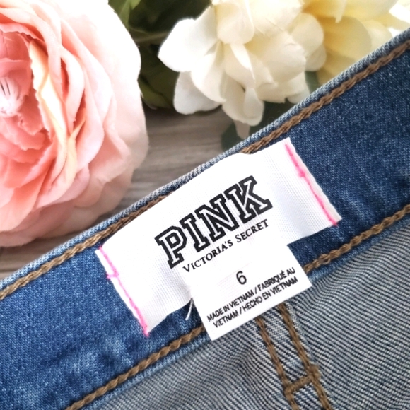 Victoria's Secret PINK Denim Shorts | Size 6 - Picture 3 of 5